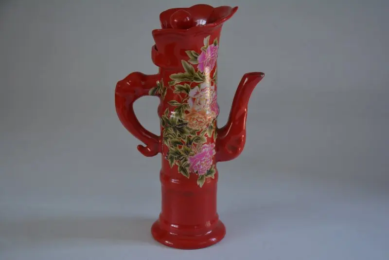 Antique QingDynasty porcelain teapot,Red glaze, Flower,hand-painted crafts,Free shipping
Antique QingDynasty porcelain teapot,Red glaze, Flower,hand-painted crafts,Free shipping