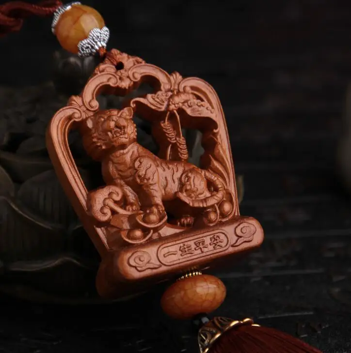 Chinese Double-sided Peach Wood Carved Zodiac Aniaml Tiger Safe And Good Luck Exquisite Car Pendant Statue Gift
Chinese Double-sided Peach Wood Carved Zodiac Aniaml Tiger Safe And Good Luck Exquisite Car Pendant Statue Gift