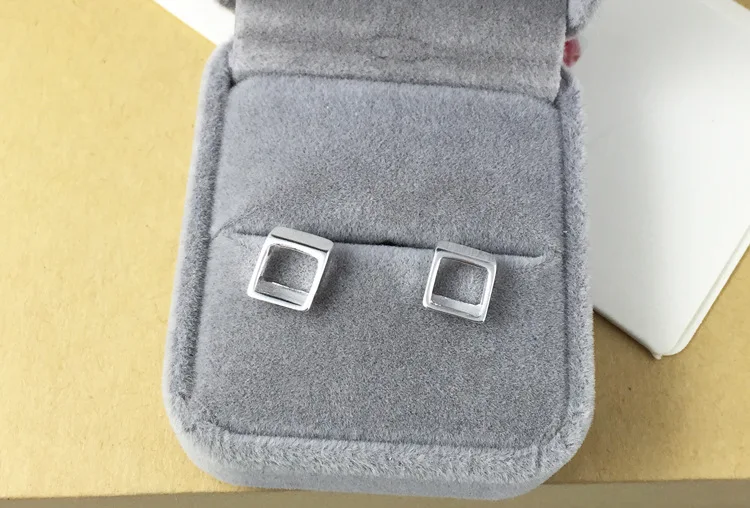 Newest Plata 925 Sterling Silver Jewelry Earrings 925 Silver Square Stud Earrings Pendientes Plata Brincos
Newest Plata 925 Sterling Silver Jewelry Earrings 925 Silver Square Stud Earrings Pendientes Plata Brincos