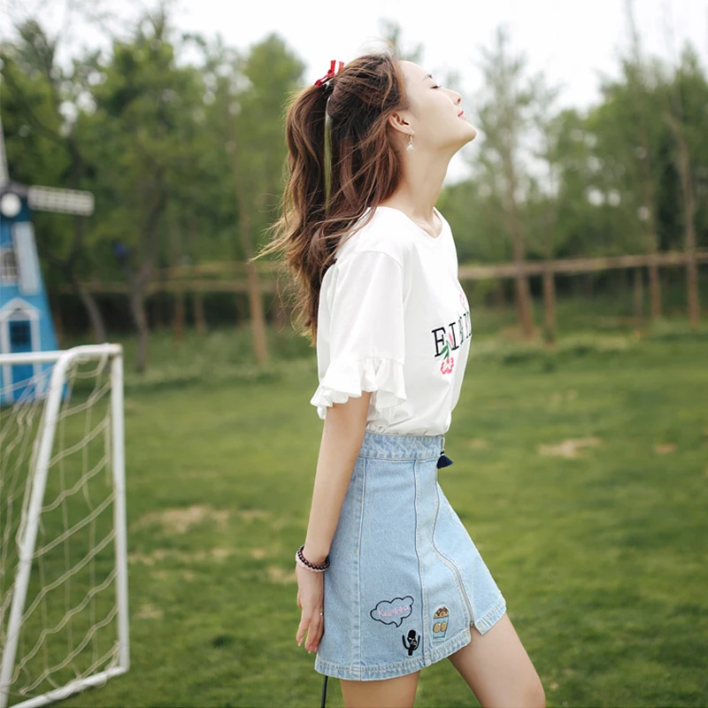 White Short-sleeved T-shirt Women's Korean Version of The Letter Print Trumpet Sleeve Student
White Short-sleeved T-shirt Women's Korean Version of The Letter Print Trumpet Sleeve Student