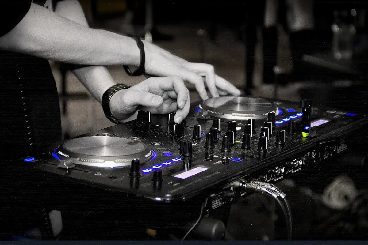 canvas fabric poster custom print DJ console instrument PRW210 for wall decor room decor home decoration (frame available)
canvas fabric poster custom print DJ console instrument PRW210 for wall decor room decor home decoration (frame available)