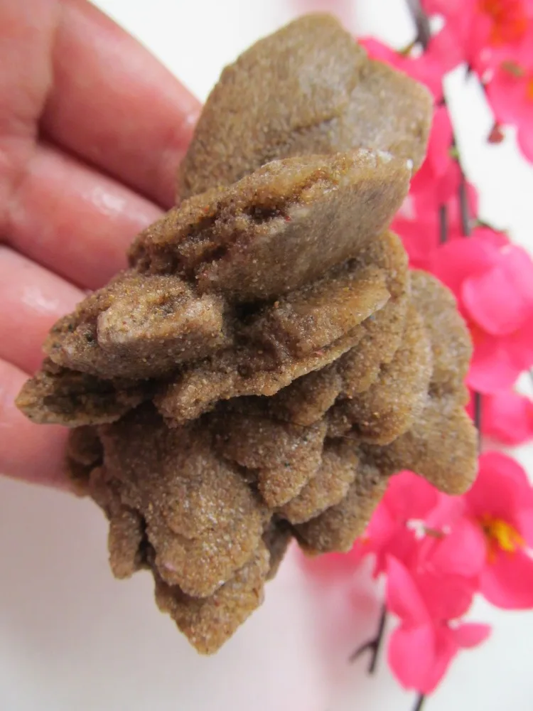 Natural Desert Rose Quartz Flowers Crystal Clusters Decoration Resistant Healing Stone Feng Shui Decoration 146g
Natural Desert Rose Quartz Flowers Crystal Clusters Decoration Resistant Healing Stone Feng Shui Decoration 146g