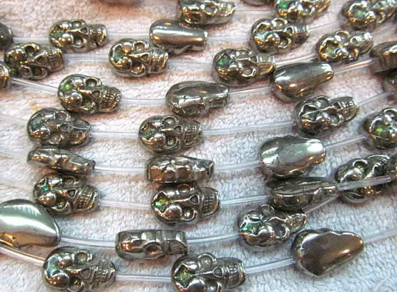 Hanmade Gold Pyrite Skull - Skull Iron Pyrite Beads buddha Pyrite stone 12-18mm Full strand 16"
Hanmade Gold Pyrite Skull - Skull Iron Pyrite Beads buddha Pyrite stone 12-18mm Full strand 16"