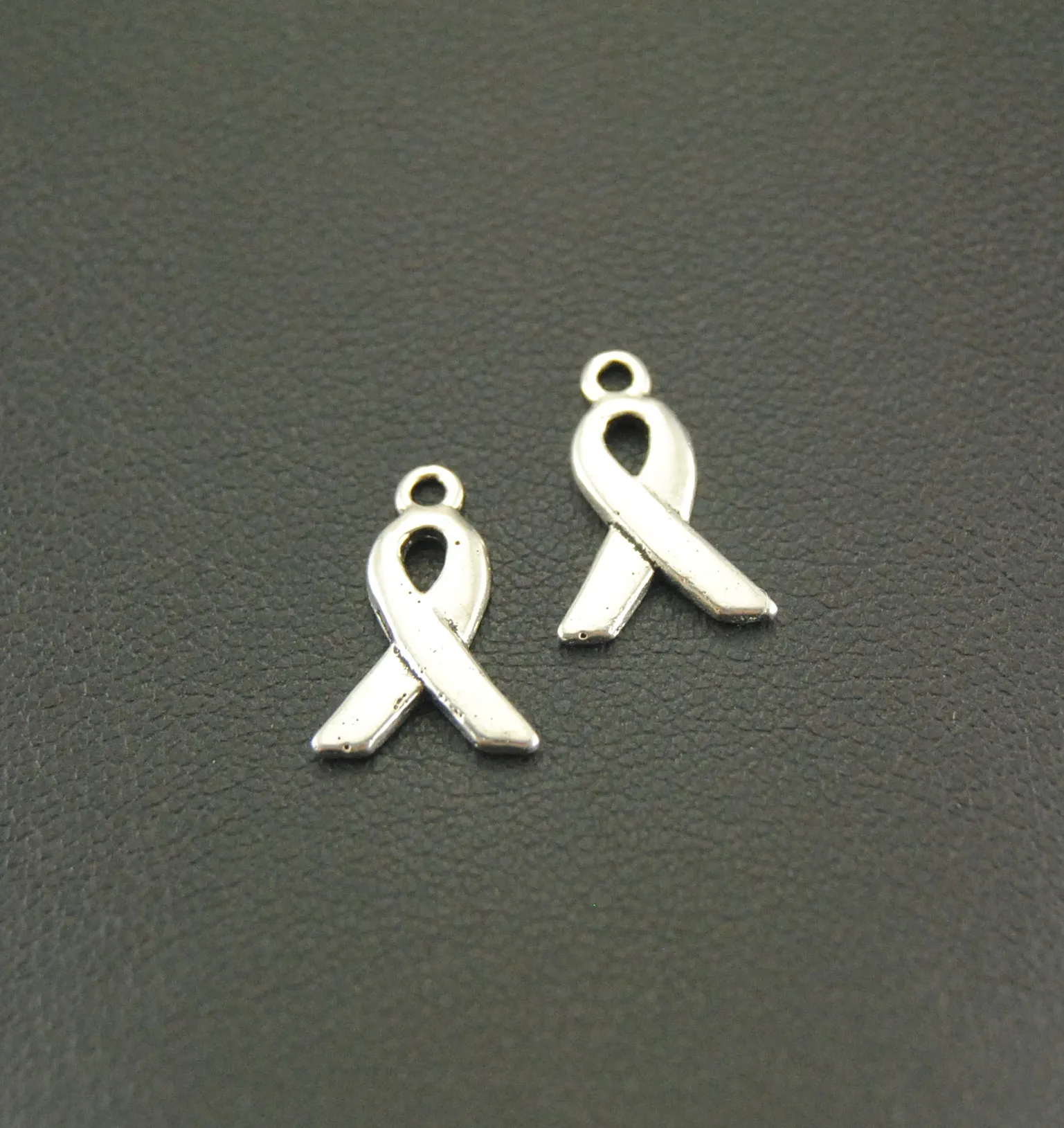 20 Pcs Silver Color Awareness Ribbons Charms Pendants For Jewelry Making DIY Handmade Craft A820
20 Pcs Silver Color Awareness Ribbons Charms Pendants For Jewelry Making DIY Handmade Craft A820