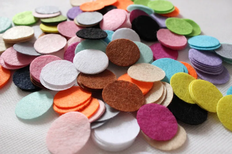 DIY 6CM Felt circle Round fabric pads accessory, fabric flower accessories for hair flower 1000PCS
DIY 6CM Felt circle Round fabric pads accessory, fabric flower accessories for hair flower 1000PCS