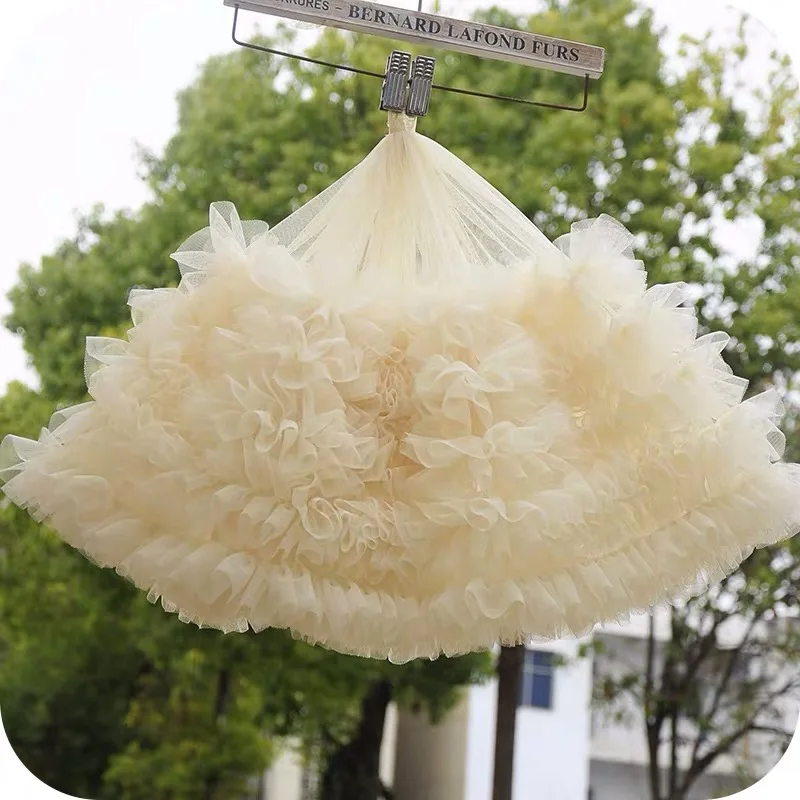 28cm beige Multi Layers Mesh 3D Pleated Embroidered Lace Ruffle Trim Fluffy Wedding Dress Ribbon Sewing Supply
28cm beige Multi Layers Mesh 3D Pleated Embroidered Lace Ruffle Trim Fluffy Wedding Dress Ribbon Sewing Supply