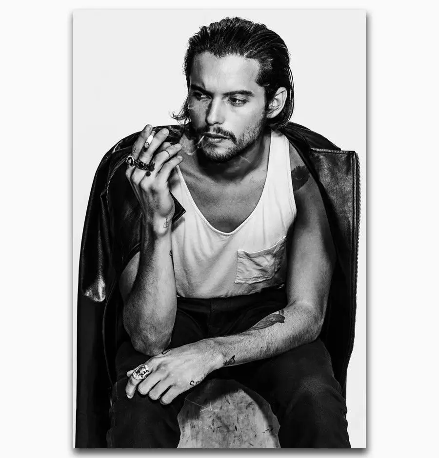 Новый черно-белый спортивный супершелковый художественный постер Dylan Rieder, наклейка на стену, декоративный подарок
Новый черно-белый спортивный супершелковый художественный постер Dylan Rieder, наклейка на стену, декоративный подарок