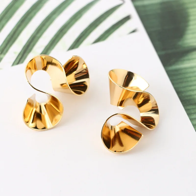 Personality Fashion Joker Alloy Spiral Earrings For Women Ear Nail Geometry Originality Earrings Irregular Earring Jewelry
Personality Fashion Joker Alloy Spiral Earrings For Women Ear Nail Geometry Originality Earrings Irregular Earring Jewelry