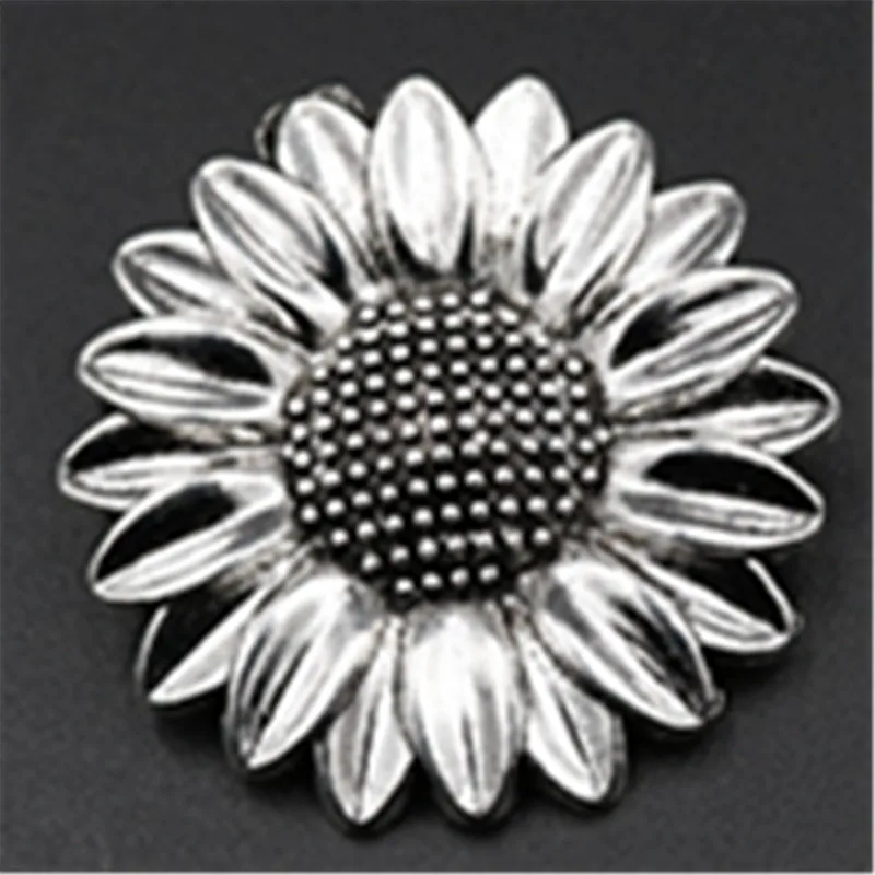 4pcs Silver Plated Sunflower Charm Alloy Pendant For Woman DIY Metal Jewelry Handmade Accessories 35mm A539
4pcs Silver Plated Sunflower Charm Alloy Pendant For Woman DIY Metal Jewelry Handmade Accessories 35mm A539