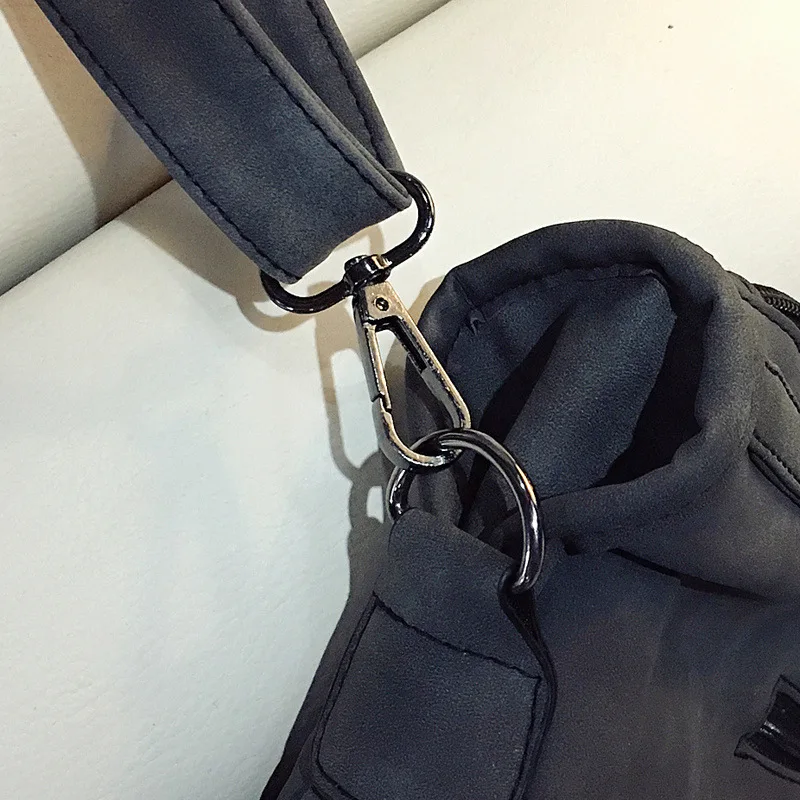 Vintage Rivet Nubuck Leather Women Bag Fashion Tassel Messenger Bag Tote Bags Women Large Capacity Shoulder Bag Bolsas Feminina
Vintage Rivet Nubuck Leather Women Bag Fashion Tassel Messenger Bag Tote Bags Women Large Capacity Shoulder Bag Bolsas Feminina