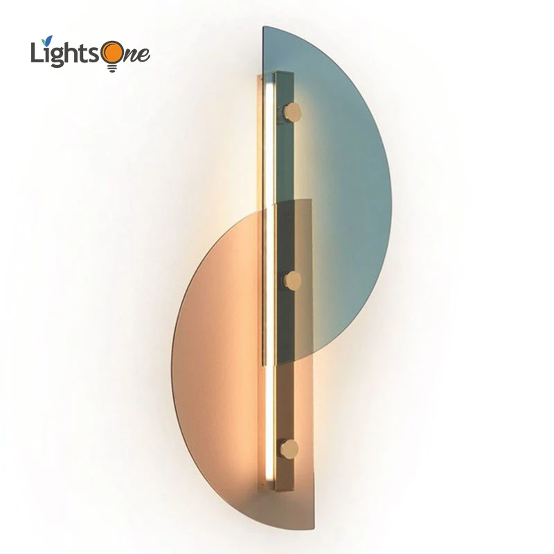 Nordic living room wall light bedroom bedside showroom model room creative simple Semicircle glass wall lamp
Nordic living room wall light bedroom bedside showroom model room creative simple Semicircle glass wall lamp