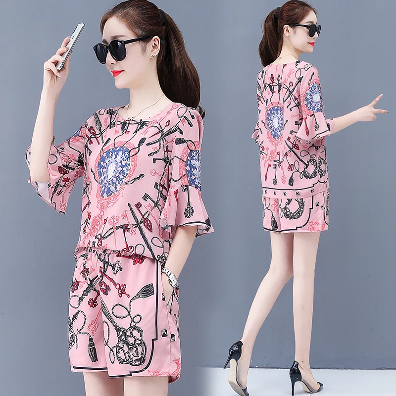 Women Two Piece Summer Outfits Pink Matching Sets Festival Clothing 2020 Ruffles T Shirt Top and Shorts Pant Suit Print Clothing
Women Two Piece Summer Outfits Pink Matching Sets Festival Clothing 2020 Ruffles T Shirt Top and Shorts Pant Suit Print Clothing