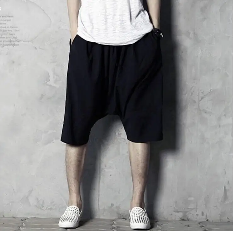 Hot 2022 New Korean Male Harem pants Non-mainstream Crotch pants Men Fashion Casual Nightclubs plus size costumes 27-39
Hot 2022 New Korean Male Harem pants Non-mainstream Crotch pants Men Fashion Casual Nightclubs plus size costumes 27-39