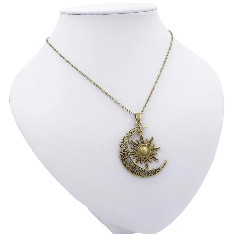 2020 New Cool old Vintage Sun Moon Pendant Necklace Crescent Moon long Chain Necklaces for Women Fashion Jewelry best Gift
2020 New Cool old Vintage Sun Moon Pendant Necklace Crescent Moon long Chain Necklaces for Women Fashion Jewelry best Gift
