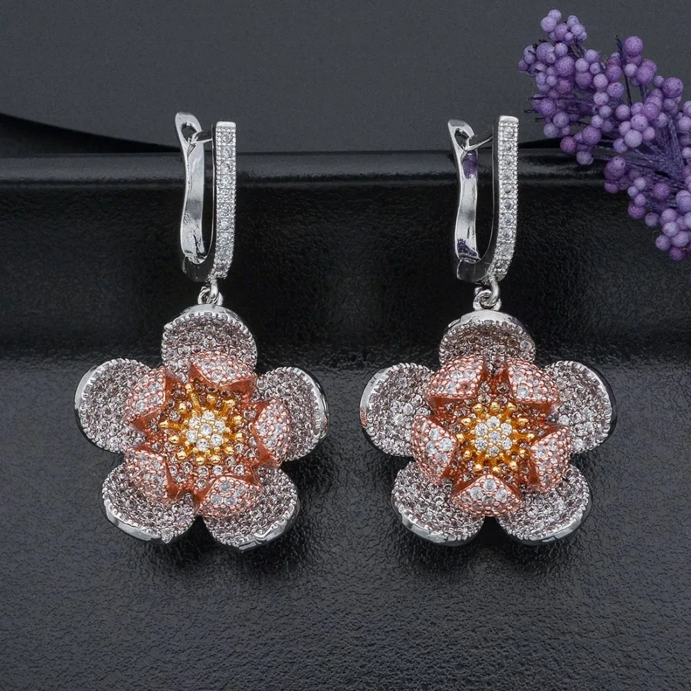 Newness High Quality Cubic Zircon Three Tones Gold Flower Dangle Earrings For Women Wedding Party Jewelry Gift
Newness High Quality Cubic Zircon Three Tones Gold Flower Dangle Earrings For Women Wedding Party Jewelry Gift