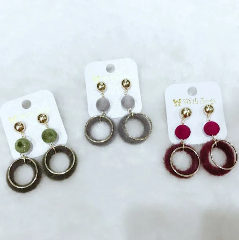 Charmcci Fashion Cute Round Circle Fur Ball Long Earrings For Women Bijoux Fashion Jewelry Wedding Party Earrings Wholesale Gift
Charmcci Fashion Cute Round Circle Fur Ball Long Earrings For Women Bijoux Fashion Jewelry Wedding Party Earrings Wholesale Gift