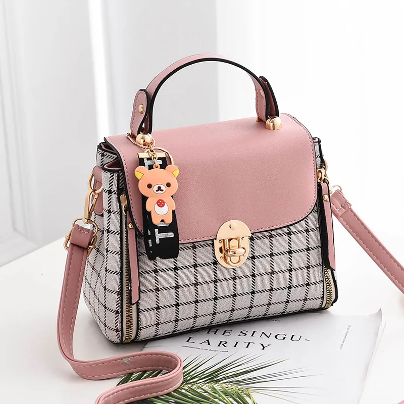 New Cute Type Ladies PU Handbag High Quality 2019 Hot Sale Small Girls Exquisite Color Matching Casual Fashion Small Square Bag
New Cute Type Ladies PU Handbag High Quality 2019 Hot Sale Small Girls Exquisite Color Matching Casual Fashion Small Square Bag