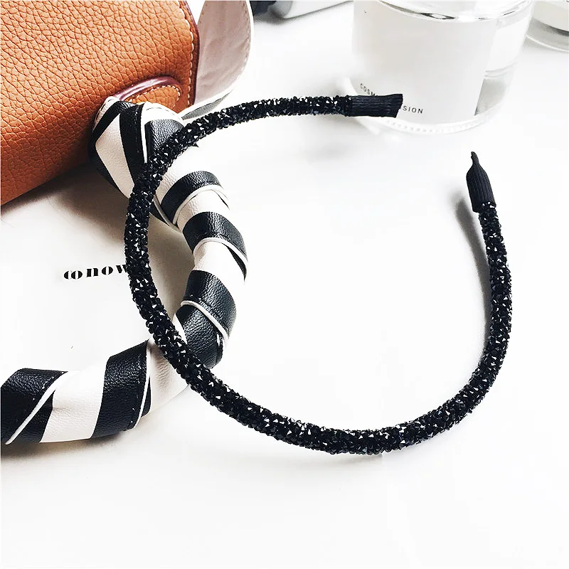 Hair Accessories with Pearls and Diamonds Shiny Luxury Accessory for Women Hair Bands with Crystals
Hair Accessories with Pearls and Diamonds Shiny Luxury Accessory for Women Hair Bands with Crystals