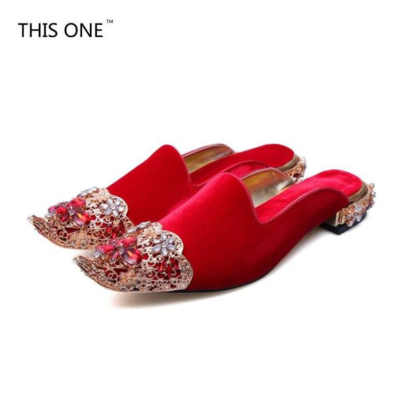 THIS ONE NEW Women Slipper Pointed Toe Crystal Flower 2018 Spring Female Luxury Half Slippers Lady Outside Wear Slides Slippers
THIS ONE NEW Women Slipper Pointed Toe Crystal Flower 2018 Spring Female Luxury Half Slippers Lady Outside Wear Slides Slippers