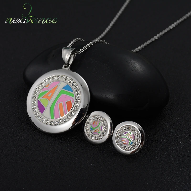 Nextvance Paved Rhinestone Round Pendant Necklace Colorful Enamel Stainless Steel Stud Earring Set For Anniversary Gift Bijoux
Nextvance Paved Rhinestone Round Pendant Necklace Colorful Enamel Stainless Steel Stud Earring Set For Anniversary Gift Bijoux