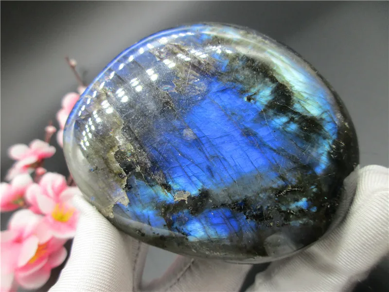 100% Natural Labradorite QUARTZ CRYSTAL Stone Rough Polished from Madagascar Works of art For Lover Home decoration
100% Natural Labradorite QUARTZ CRYSTAL Stone Rough Polished from Madagascar Works of art For Lover Home decoration