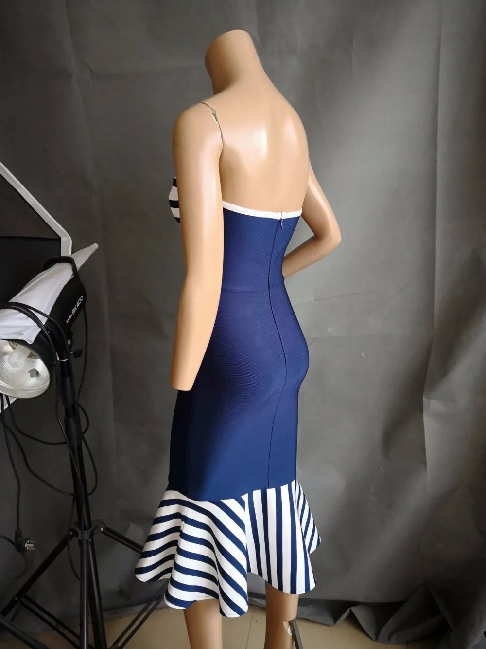 Top Quality Blue Geometric Strapless Knee Length Rayon Bandage Dress Cocktail Party Fashion Dress
Top Quality Blue Geometric Strapless Knee Length Rayon Bandage Dress Cocktail Party Fashion Dress