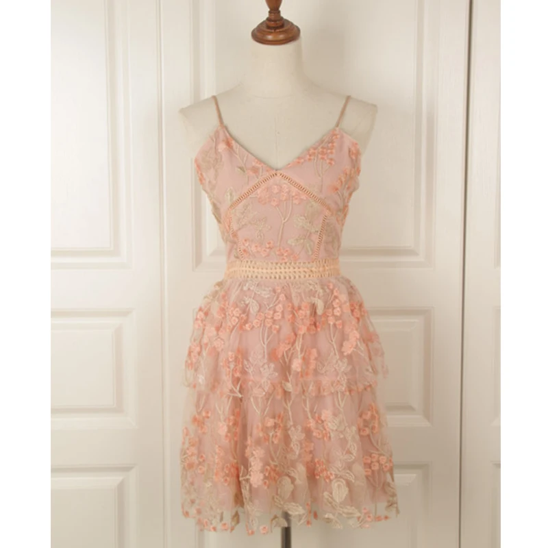 New Summer Woman dress spaghetti strap sleeveless V neck embroidery sexy summer beach style mini dresses ladies
New Summer Woman dress spaghetti strap sleeveless V neck embroidery sexy summer beach style mini dresses ladies