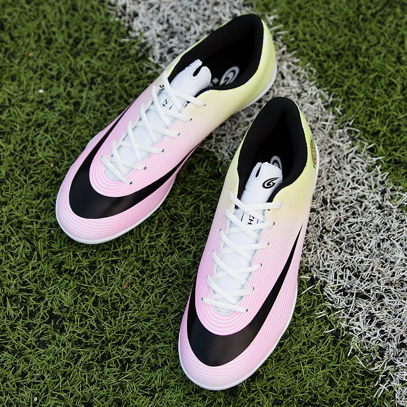 ZHENZU Professional Men Turf Indoor Soccer Shoes Cleats Kids Original Superfly futsal Football Boots Sneakers chaussure de foot
ZHENZU Professional Men Turf Indoor Soccer Shoes Cleats Kids Original Superfly futsal Football Boots Sneakers chaussure de foot