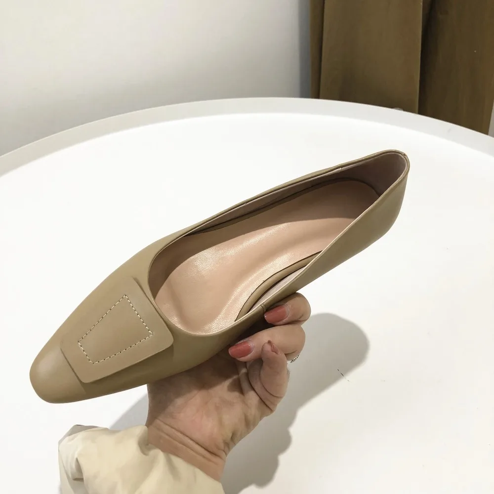 New flat shoes women's shoes leather comfortable wild shallow shoes boat shoes soft leather large size casual ladies shoes
New flat shoes women's shoes leather comfortable wild shallow shoes boat shoes soft leather large size casual ladies shoes
