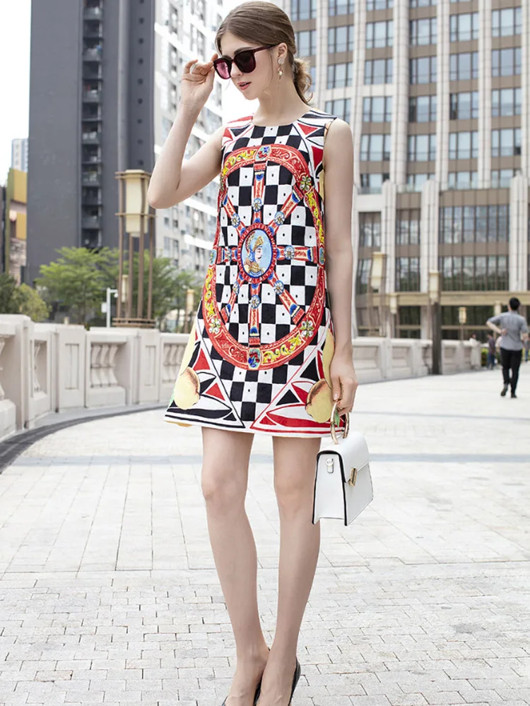 High Quality 2019 Summer Fashion Women Dress Retro Wind Beaded Cartoon Print Round Neck Sleeveless Jacquard A Word Female Dress
High Quality 2019 Summer Fashion Women Dress Retro Wind Beaded Cartoon Print Round Neck Sleeveless Jacquard A Word Female Dress