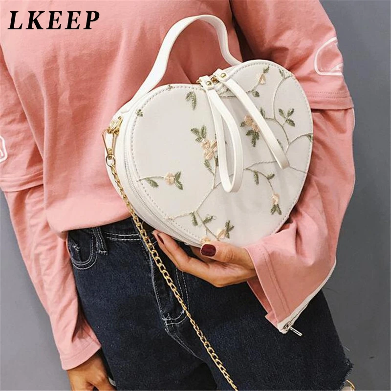 Embroidered Lace Flower Flap Bag 2019 New Fashion Designer Handbag PU Leather Chain Shoulder Crossbody Bag Women Messenger Bag
Embroidered Lace Flower Flap Bag 2019 New Fashion Designer Handbag PU Leather Chain Shoulder Crossbody Bag Women Messenger Bag