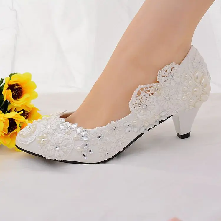NEW design white lace wedding shoes bride plus size NQ307 middle 5CM heel bridal crystal wedding pumps bridesmaid shoes
NEW design white lace wedding shoes bride plus size NQ307 middle 5CM heel bridal crystal wedding pumps bridesmaid shoes
