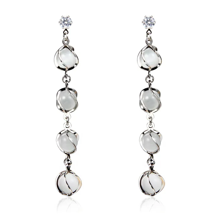 Maple 2000 long tassel earrings for women Korean temperament personality Opal earrings trendy red earrings
Maple 2000 long tassel earrings for women Korean temperament personality Opal earrings trendy red earrings