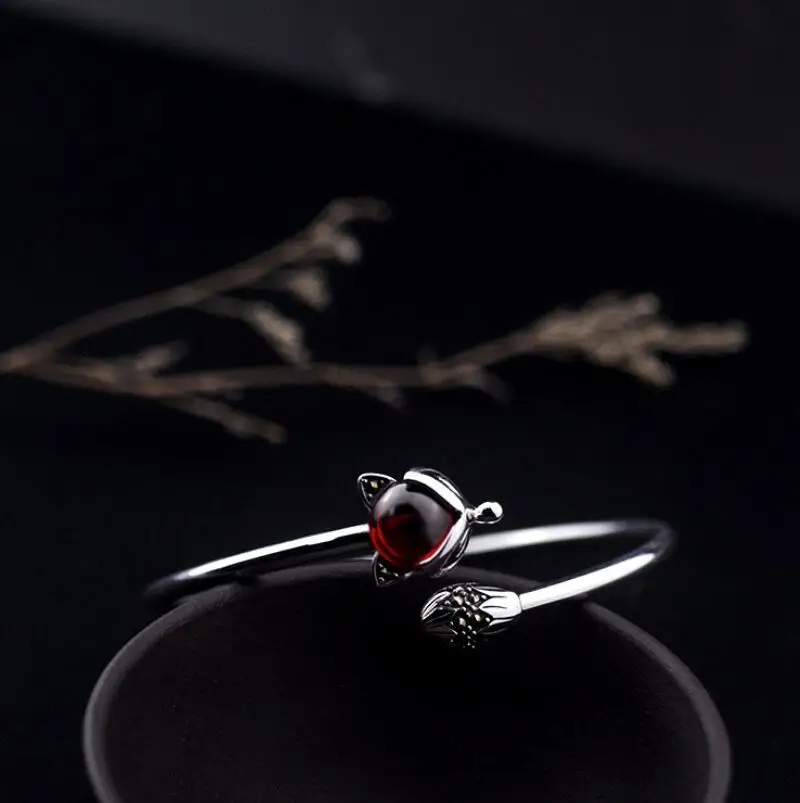 Pure Silver S925 Silver Garnet Fox Open Size Bangle Sterling 925 Silver Jewelry (YRT)
Pure Silver S925 Silver Garnet Fox Open Size Bangle Sterling 925 Silver Jewelry (YRT)