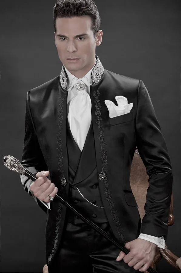 High Quality Mens Suits Embroidery Groom Tuxedos Groomsmen Wedding Party Dinner Best Man Suits Blazer (Jacket+Pants+Vest) NO:315
High Quality Mens Suits Embroidery Groom Tuxedos Groomsmen Wedding Party Dinner Best Man Suits Blazer (Jacket+Pants+Vest) NO:315