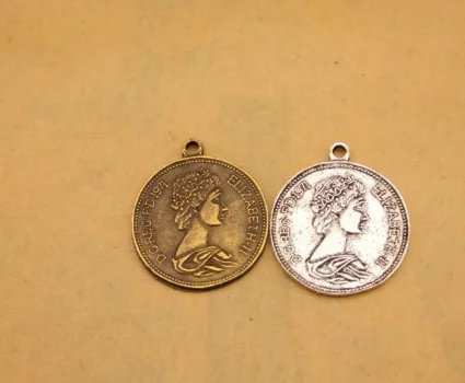10pcs Beauty head commemorative coin charm pendant 23*20MM Antique silver bronze craft alloy Jewelry bracelet necklace anklet
10pcs Beauty head commemorative coin charm pendant 23*20MM Antique silver bronze craft alloy Jewelry bracelet necklace anklet
