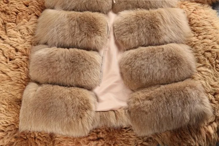 High Grade Female new fashion brand winter Fraux fur coat imitation fox fur vest coat sleeveless S M LXLXXL3XL4XL plus size J04
High Grade Female new fashion brand winter Fraux fur coat imitation fox fur vest coat sleeveless S M LXLXXL3XL4XL plus size J04