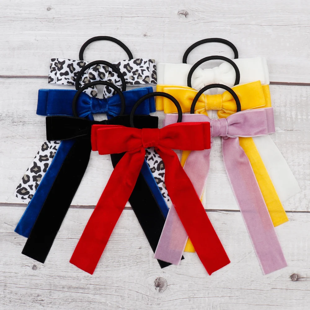 CN Korean Hair Rope Velvet Scrunchie Leopard Elastic Hair Bands For Women Elegant Bow Ties Ponytail Holder Hair Accessories
CN Korean Hair Rope Velvet Scrunchie Leopard Elastic Hair Bands For Women Elegant Bow Ties Ponytail Holder Hair Accessories