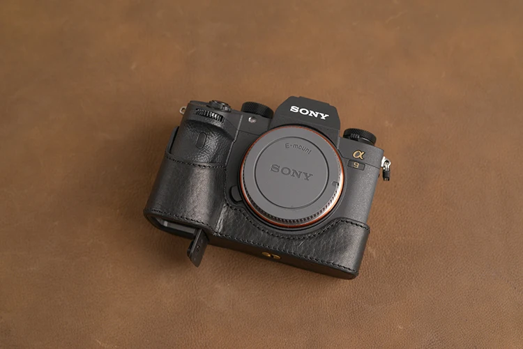 AYdgcam Brand Genuine Leather Camera Case Bag Handmade Half Body For Sony A9 A9 A7R-M3 A7R Mark III Handle Camera Bag Cover
AYdgcam Brand Genuine Leather Camera Case Bag Handmade Half Body For Sony A9 A9 A7R-M3 A7R Mark III Handle Camera Bag Cover