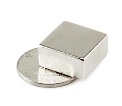 Магнитный блок NdFeB, постоянный редкоземельный магнит 20x20x10 мм, класс N42 NiCuNi с покрытием
Магнитный блок NdFeB, постоянный редкоземельный магнит 20x20x10 мм, класс N42 NiCuNi с покрытием