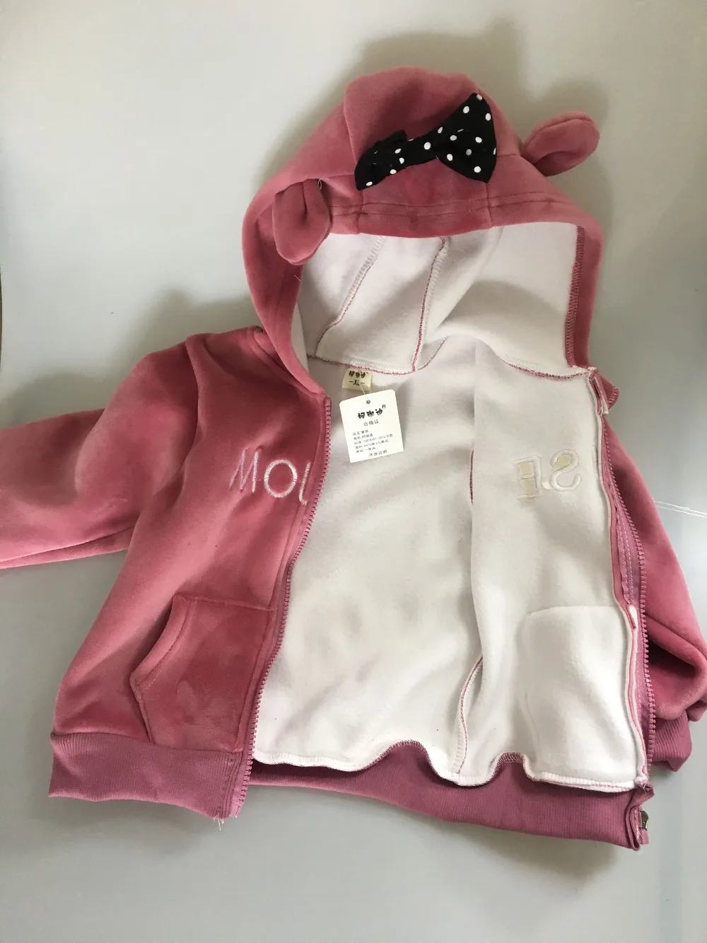 Winter Girls Clothes Sets Velvet mouse Long Sleeved hoody +pants Sports Suits New year costumes Warm Children Clothing Kids Suit
Winter Girls Clothes Sets Velvet mouse Long Sleeved hoody +pants Sports Suits New year costumes Warm Children Clothing Kids Suit