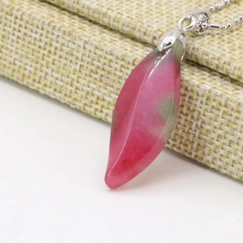 Trendy 13x31mm Long Leaves Shape Pendant For Women Natural Stone Jades Chalcedony Chain Necklaces & Pendants Jewelry B3358
Trendy 13x31mm Long Leaves Shape Pendant For Women Natural Stone Jades Chalcedony Chain Necklaces & Pendants Jewelry B3358