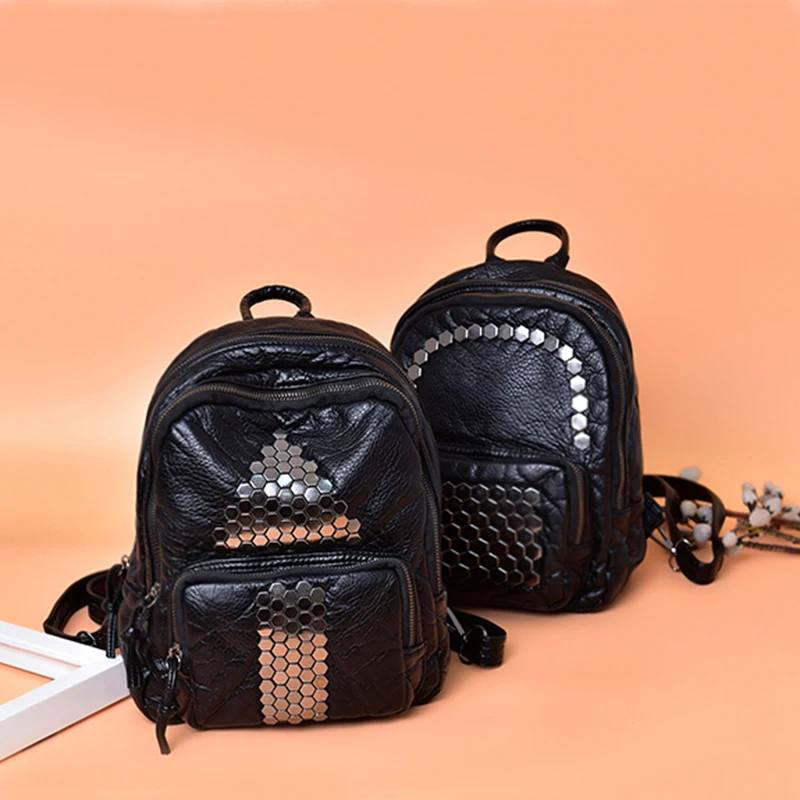 Fashion rivet shoulder bag female casual backpack 2019 new Korean PU fashion travel backpack
Fashion rivet shoulder bag female casual backpack 2019 new Korean PU fashion travel backpack