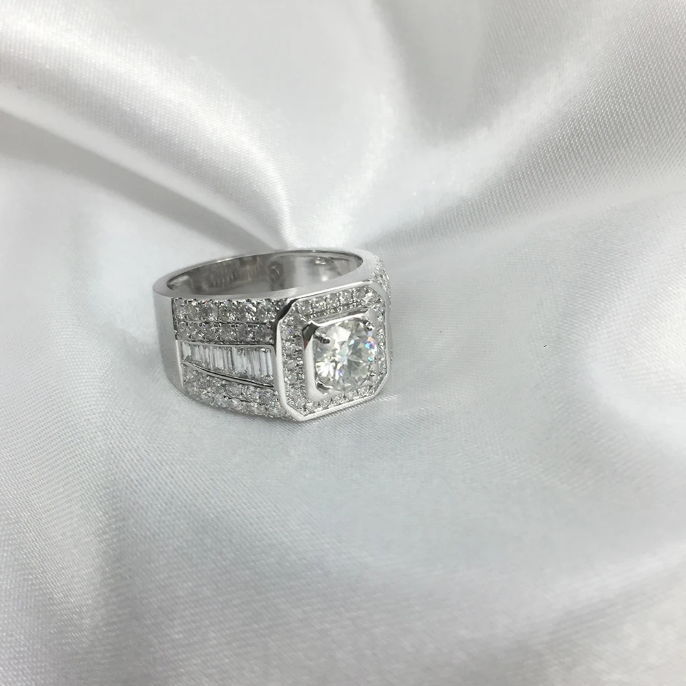Luxurious Pave Moissanite Ring 14k White Gold 2CTW Round Cut Brillant Lab Diamond Band For Men's Wedding Men's Jewelry
Luxurious Pave Moissanite Ring 14k White Gold 2CTW Round Cut Brillant Lab Diamond Band For Men's Wedding Men's Jewelry