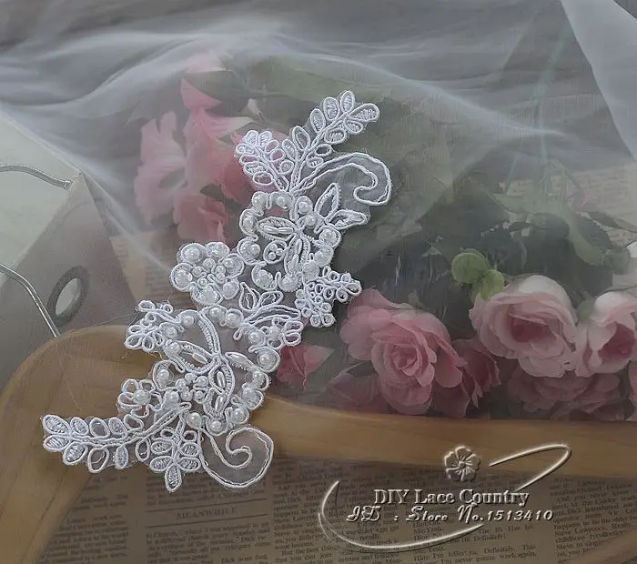 19*7cm(5pairs/lot) Off-White Sewing Bone Wedding Bridal Embroidered Lace Applique for Garment Decoration Lace patch
19*7cm(5pairs/lot) Off-White Sewing Bone Wedding Bridal Embroidered Lace Applique for Garment Decoration Lace patch