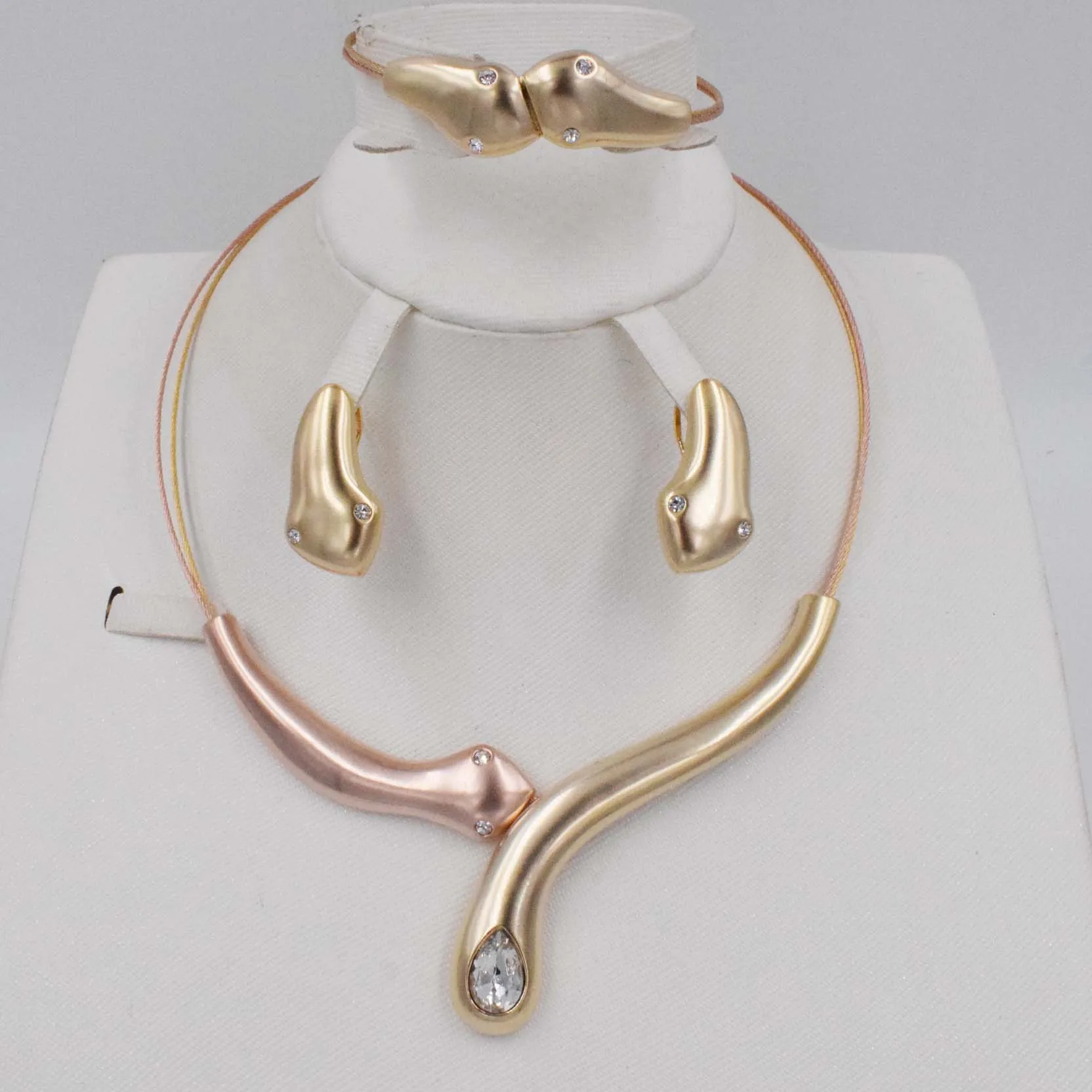 2018 New High Quality Fashion Dubai Jewelry Set Gold color Wedding African Beads Jewelry Sets Parure Bijoux Femme
2018 New High Quality Fashion Dubai Jewelry Set Gold color Wedding African Beads Jewelry Sets Parure Bijoux Femme