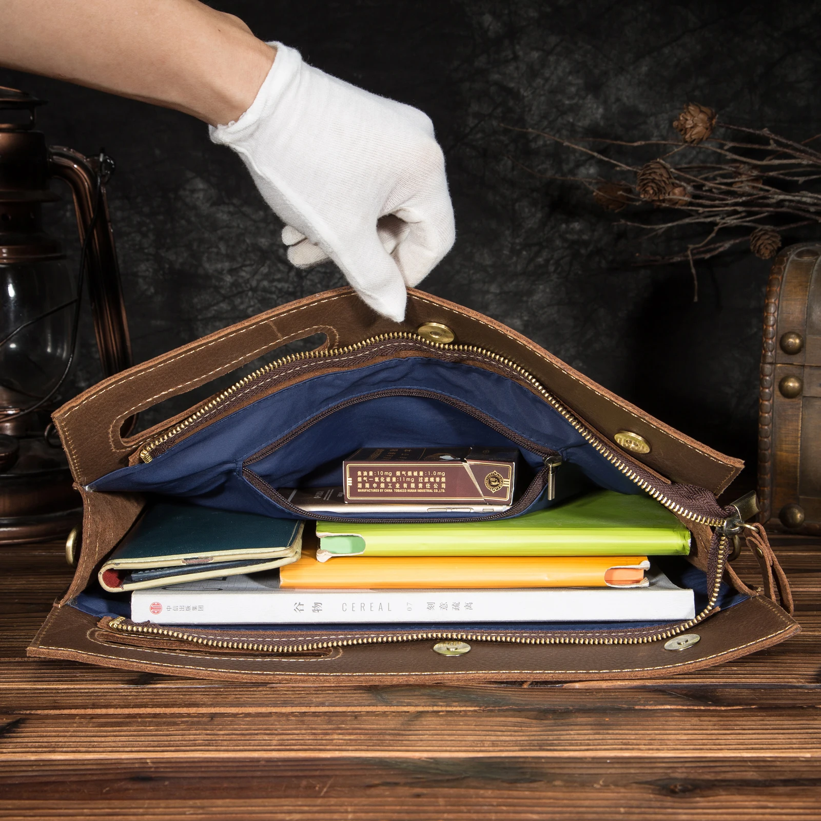 Quality Original Leather Male Casual Shoulder Messenger bag Design Fashion Cross-body Bag 8" Pad Tote Mochila Satchel bag 9020
Quality Original Leather Male Casual Shoulder Messenger bag Design Fashion Cross-body Bag 8" Pad Tote Mochila Satchel bag 9020