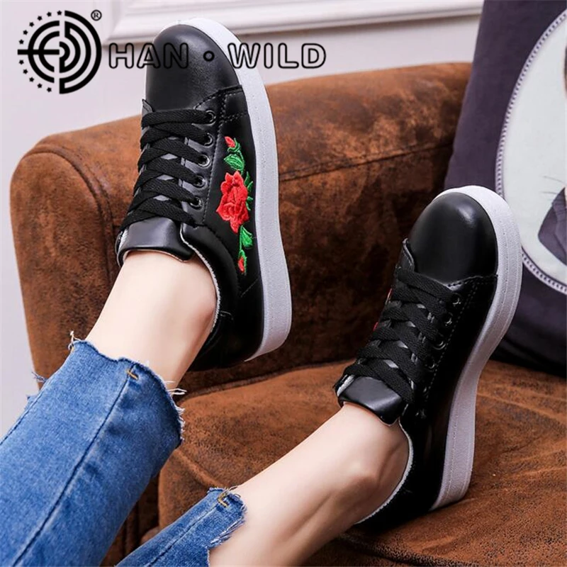 Thick Bottom Women Casual Shoes Lace Up Flats Flower Embroidery Women Round Toe Shoes Slip-on Ladies PU Leather Flats
Thick Bottom Women Casual Shoes Lace Up Flats Flower Embroidery Women Round Toe Shoes Slip-on Ladies PU Leather Flats