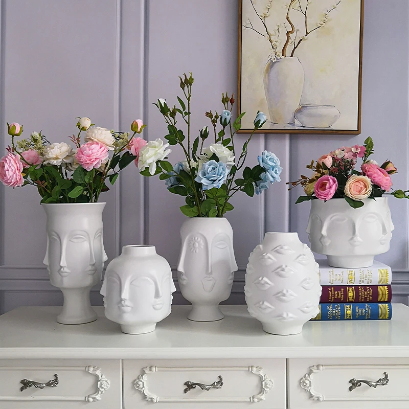 White Ceramic Flower Muse Face Lips Vase Modern Home Decoration Living Room Creative Flower Arrangement
White Ceramic Flower Muse Face Lips Vase Modern Home Decoration Living Room Creative Flower Arrangement