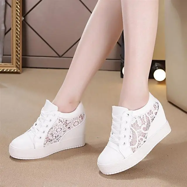 2019Fashion Wedge Women Footwear Height Increasing women Shoes Women's casual shoes Sneakers white/black shoes women size 35-40
2019Fashion Wedge Women Footwear Height Increasing women Shoes Women's casual shoes Sneakers white/black shoes women size 35-40